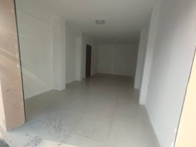 Piso Comercial para Alquiler en Guayaquil - 1