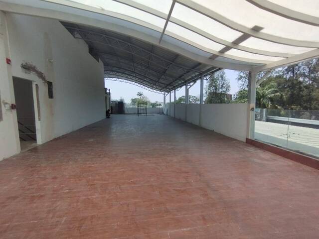 Salón Comercial para Alquiler en Guayaquil - 4