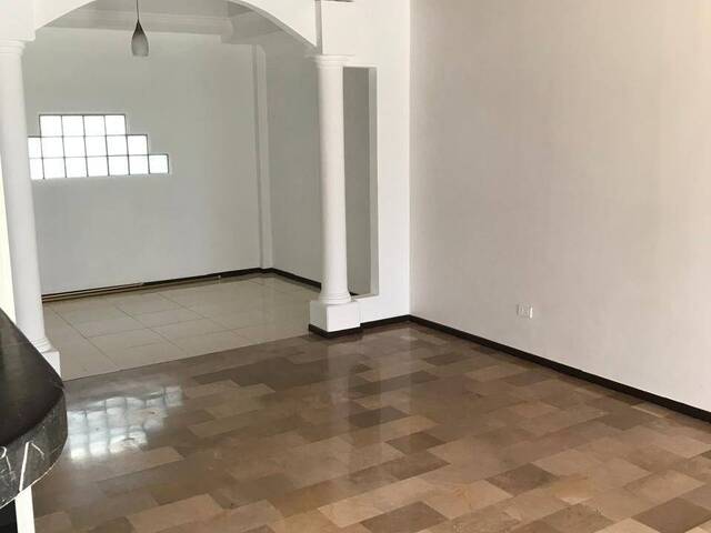 #601 - Casa para Venta en Guayaquil - G - 2